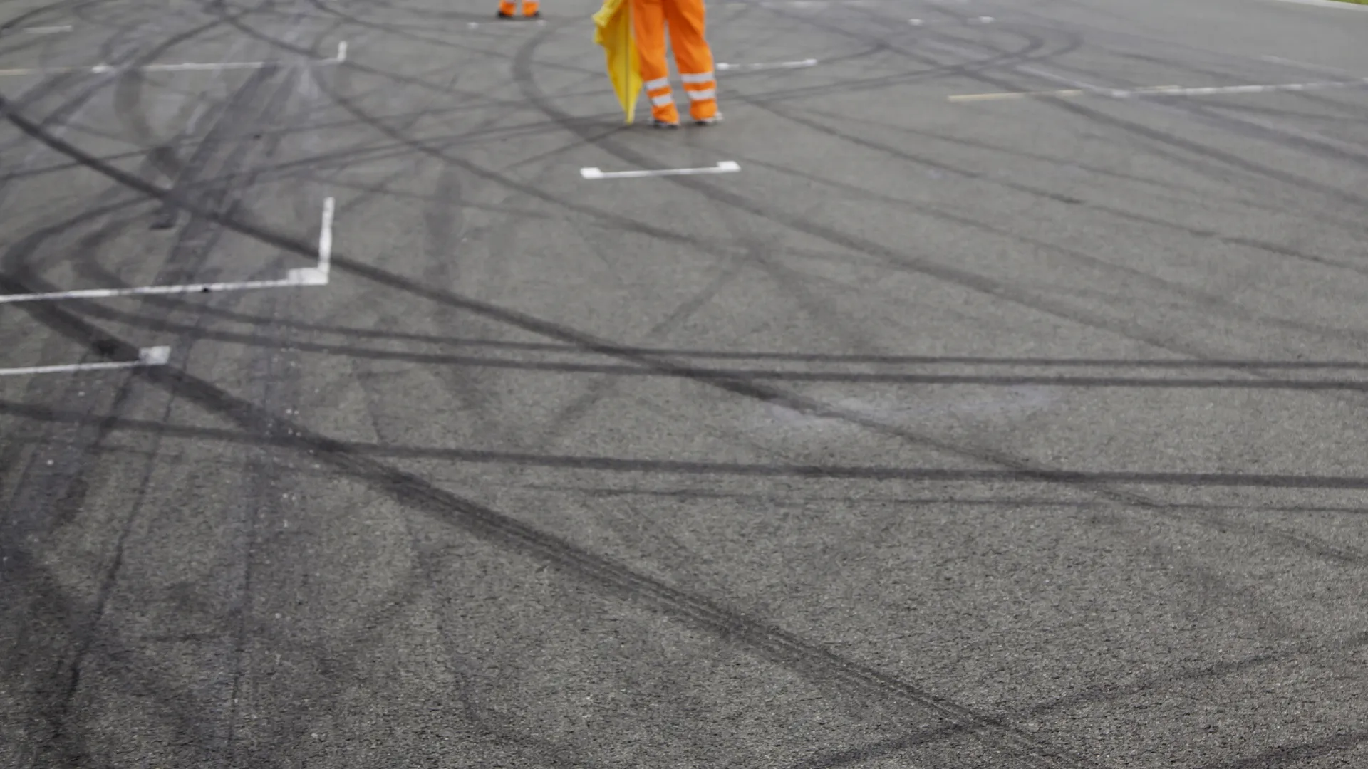 Race circuit action for an Indy 500 trip planning guide