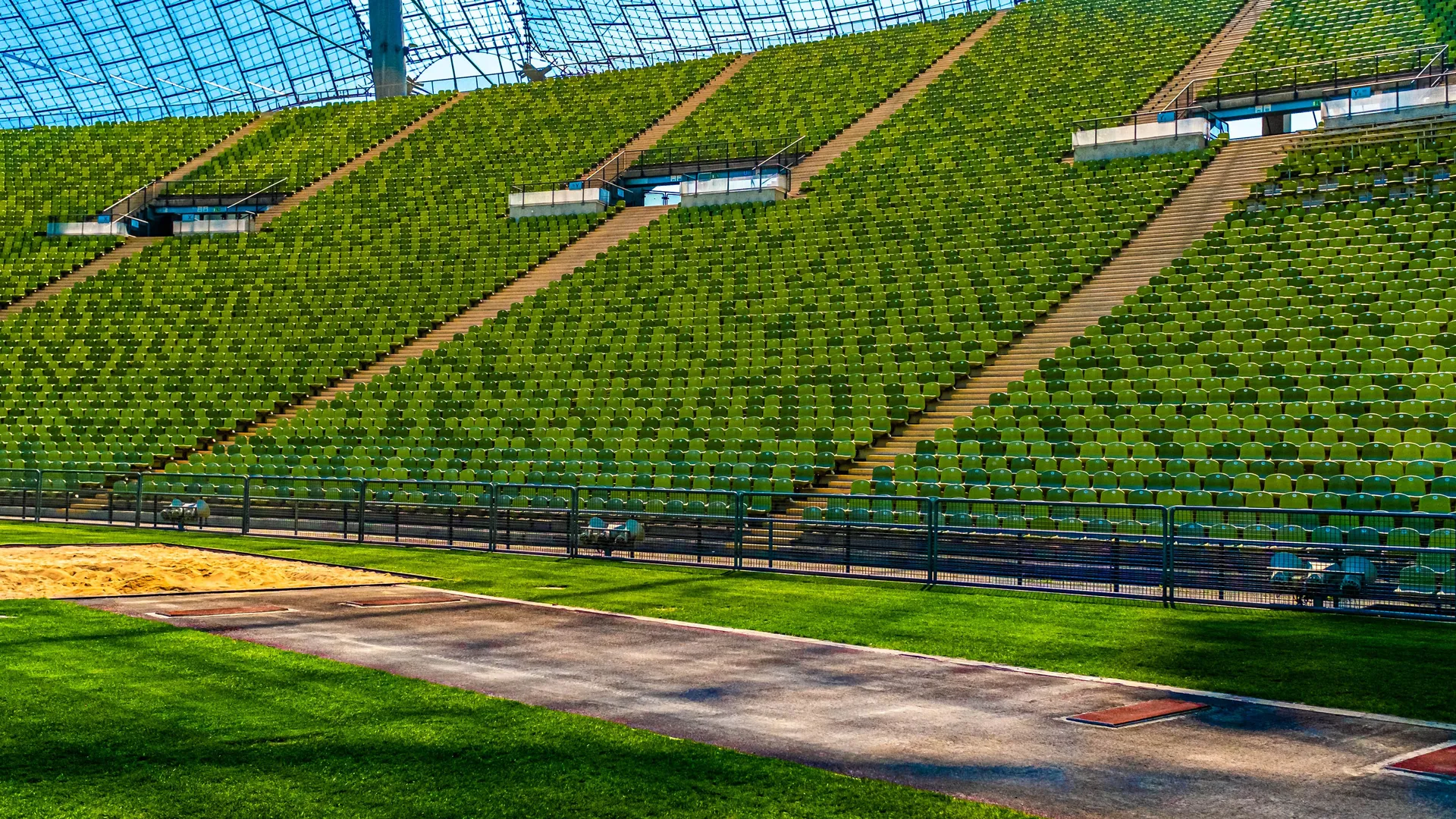 Green baseball stadium in daylight for a Wrigley Field trip guide